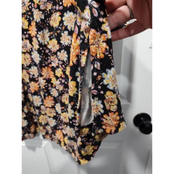 Philosophy Woman 2X Dark Floral V-neck Top Plus Size Fall Colors Comfy Soft - Picture 5 of 7